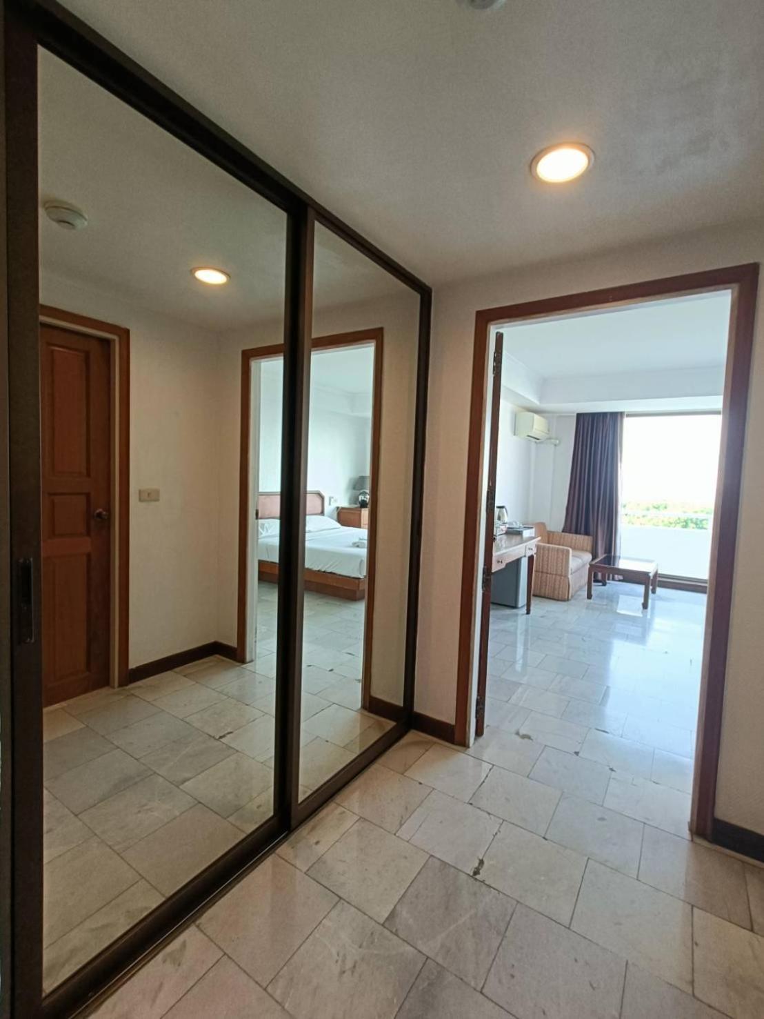 The Monaco Residence Pattaya Ngoại thất bức ảnh
